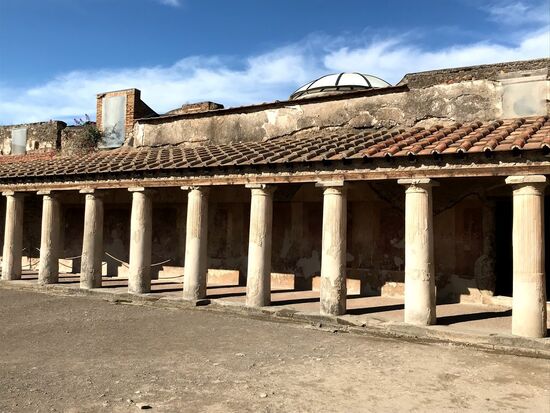 Eingang zur Therme der Männer.