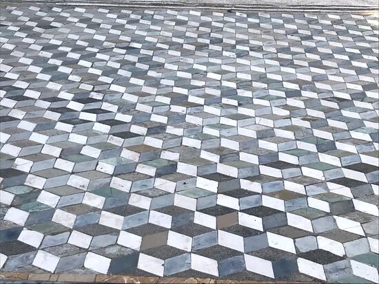 Das wohl erste 3D Mosaik der Welt.