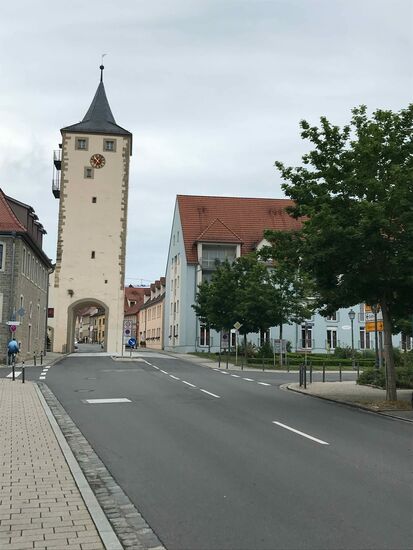 Sehr schöne Orte, leider wird auch der Verkehr auch diese Orte geführt.
