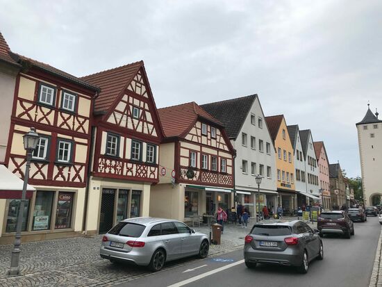 Wegen dem Autoverkehr bin ich dann lieber weitergefahren.