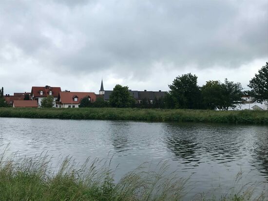 Kleine Örtchen, in denen man bei schönem Wetter gewiss auch mal einkehren kann.