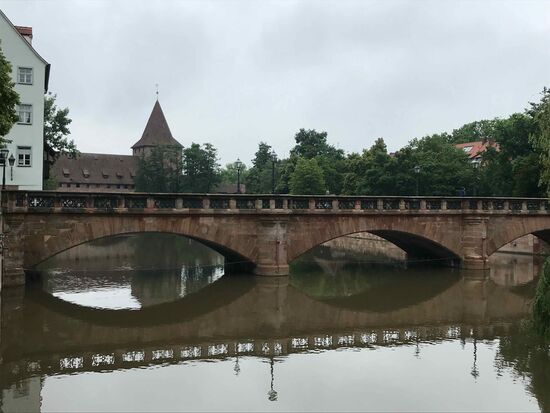 Blick vom Henkersteg auf die steinerne Brücke