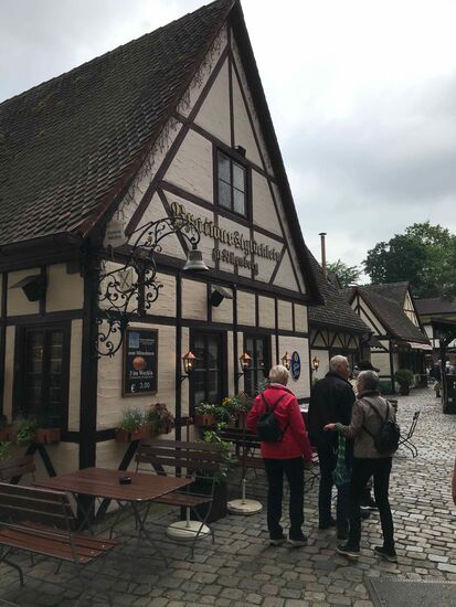 Im Handwerkerhof am HBF