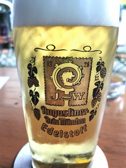 Da gibt es erstmal ein Radler für den Radler.