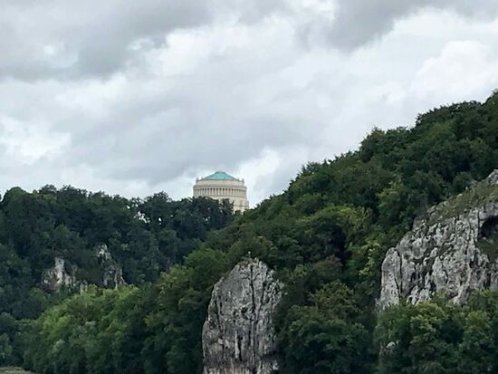 Nochmal ein Blick zurück auf die Befreiungshalle.
