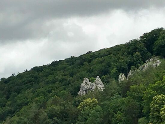 Die beiden Felsen ziemlich mittig heißen Peter&amp;Paul. Wirklich , ich schwöre, schaut nach bei google maps!