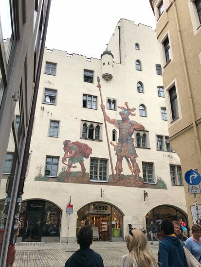 Das Goliath-Haus.