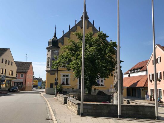 Die Orte  (hier Bogen) sehrt schön.