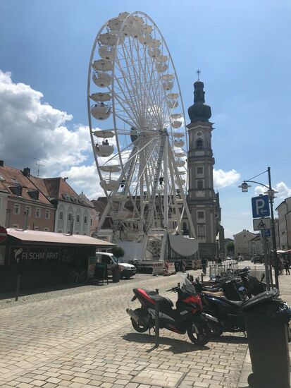 Und kurz hinter dem Riesenrad ist meine Unterkunft für die Nacht.