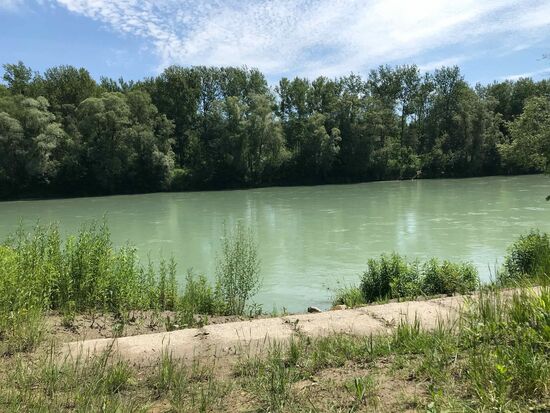 Absolute Ruhe am Fluß.