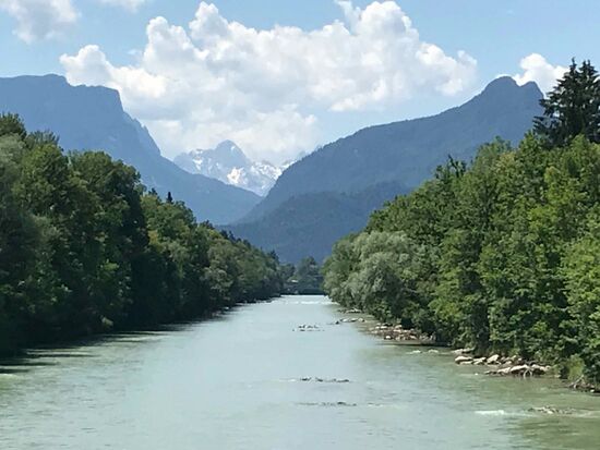 Da hinten geht's lang.