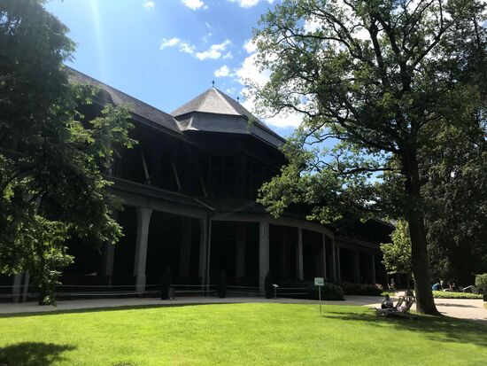Im Gradierwerk, das direkt hinter dem Hotel liegt.