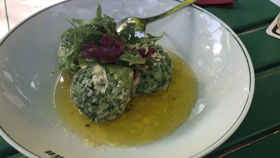 Spinatknödel, die Bayern können nicht nur Fleisch, die Knödel sind Spitze!!