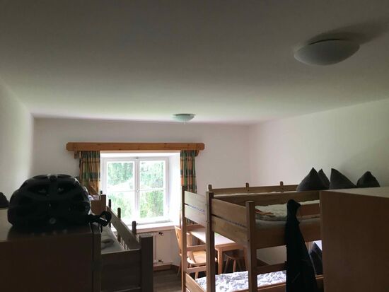 Und habe ein 8-Bett-Zimmer nur für mich