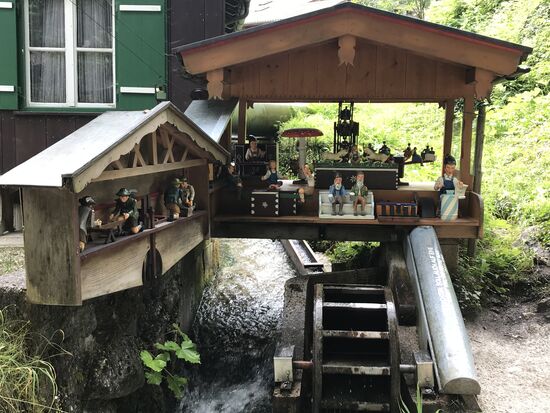 Das steht da schon ewig lange und funktioniert immer noch.