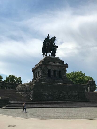 Deutsches Eck, hier fließt die Mosel in den Rhein. Hier steht das Kaiser-Wilhelm-Denkmal.