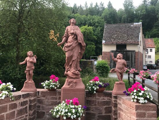 Die Zufahrt zum Kloster.