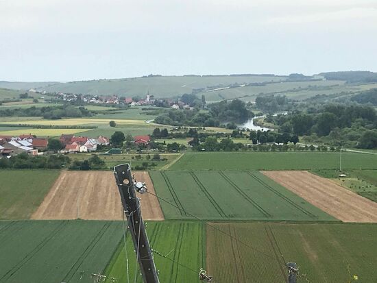 Noch ein Rätsel: Wozu gehört das Zeug im Vordergrund????