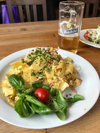 Nach meiner Waschorgie gibt es erstmal Mittagessen.