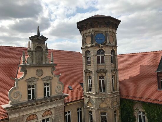 Blick aus dem Schlafzimmer zum Innenhof.
Damit endet dieser Bericht.