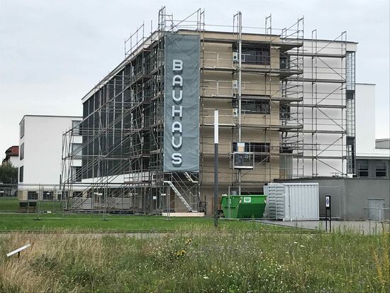Nochmal. Bauhaus.