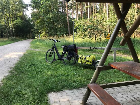 Es gibt auf dem etwas bergigen Stück aus Wittenberg heraus genügend "Parkplätze".