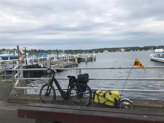 Warten auf Martin und Martina am Wannsee.