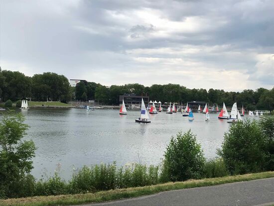 Noch ist das Wetter schön, aber es bewölkt sich zunehmend.