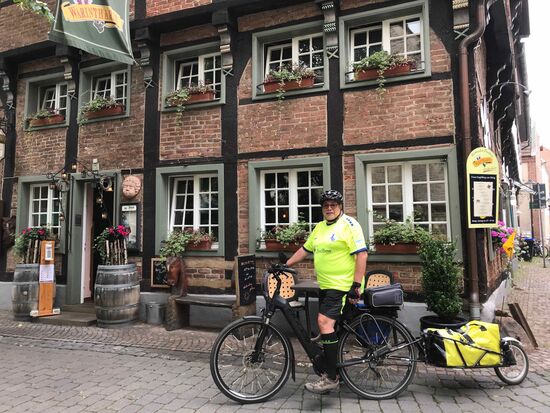 ....mit dem mittelalten Radler