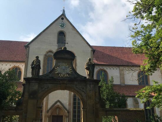 Auch hier das Kloster Marienfeld.