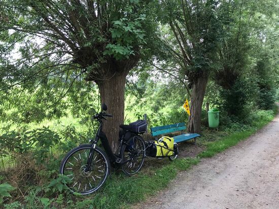 Pause, und dabei gleich mal die Navigation beendet, also den Restweg umprogrammiert.