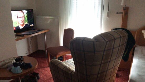 Dann im Zimmer alles für das Endspiel der EM herrichten, der nächste Tag ist mein erster Ruhetag.