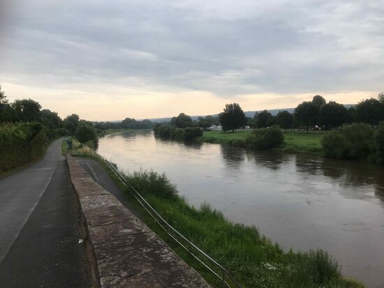 Die Weser, jetzt erstmal einige km ohne Steigung