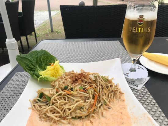 Mittagspause, bevor es wieder zur nächsten Bergwertung kommt.