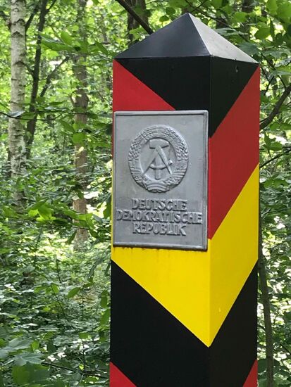 Und dann komme ich an die Grenze, die keine mehr ist, einfach rübermachen. Wenn es mal früher so einfach gewesen wäre