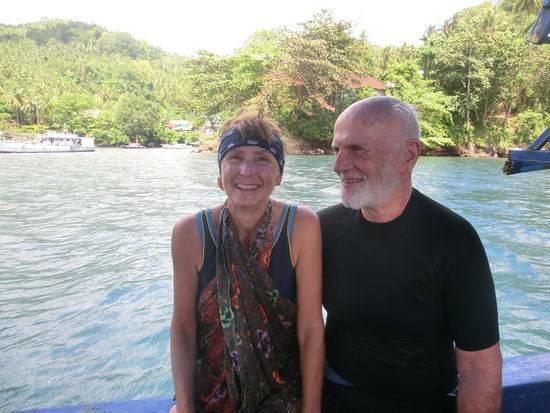 Sandra und Bob. Wir danken Bob noch mal ausdrücklich für seine Unterwasserbilder. Wer weiß, vielleicht geht unsere nächste Reise in die USA, Denver. Die Einladung steht...