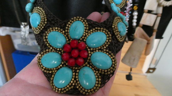 den Schmuck aus Bali trage ich tatsächlich