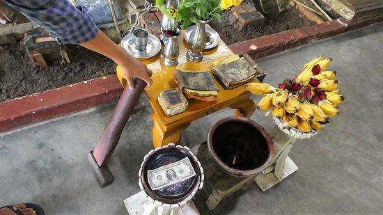 die Lederpäckchen, in den die Platten liegen