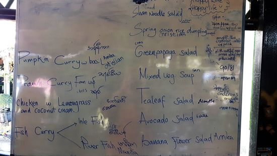 diese Gerichte haben wir gekocht - meines war natürlich der Teeblättersalat