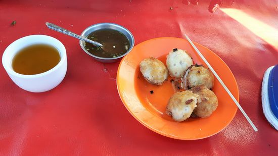 und grünen Tee gibt es immer und überall kostenlos dazu.