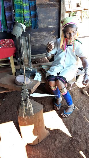 hier sieht man auch gut die Spiralen an den Beinen, die auch noch mal einige Kilos wiegen