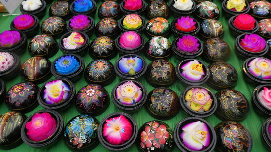 das sind Blumen, geschnitzt aus Seife