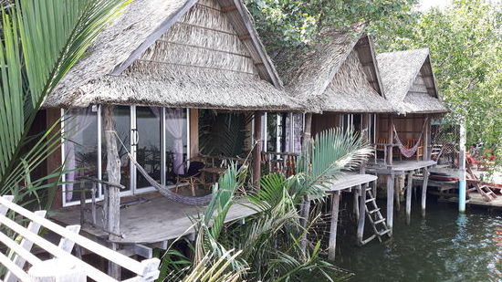 der mittlere Bungalow war meiner. 
Gehts noch schöner?