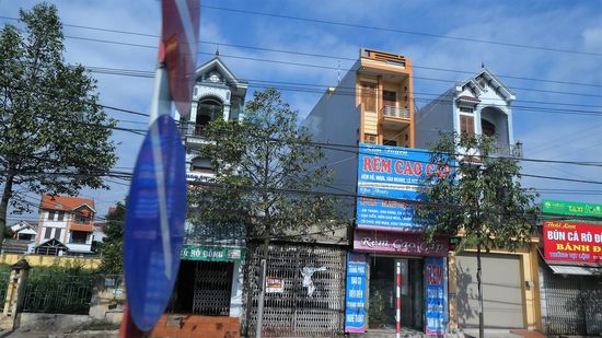 auffallend schmale Häuser immer wieder zu sehen