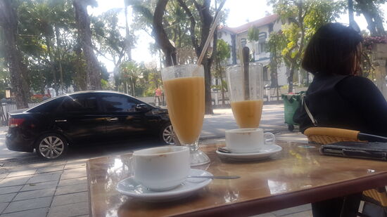 nach den Kriegsgrauen erstmal wieder runterschalten mit einem Mangoshake