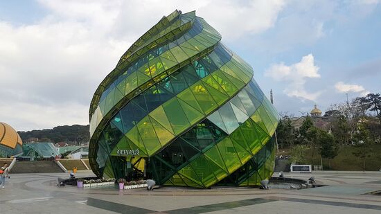 ein anderes Wahrzeichen - Lotusblume aus Glas