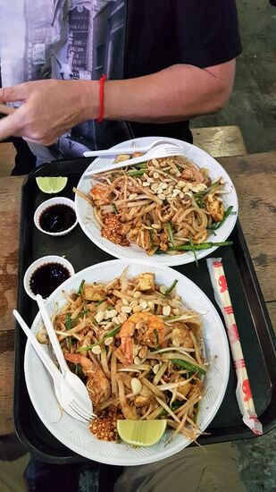 wir entscheiden uns dann für ein leckeres Pad Thai