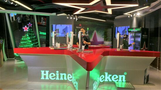 Bier zapfen üben für die Asiaten