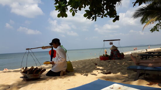 auch hier laufen Obst und Maiskolben vorbei