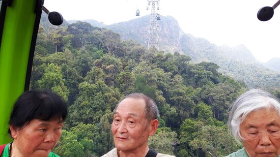 ein kleiner Ausflug nach oben - wieder mal im Kreise der Chinesen